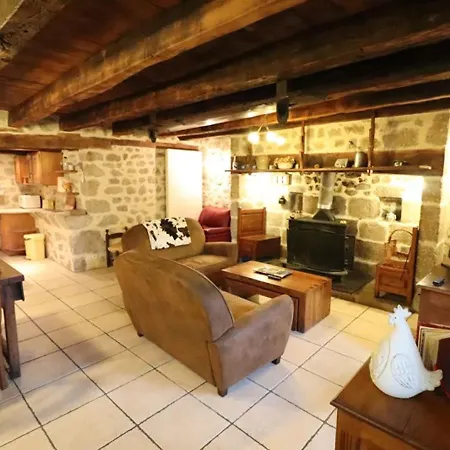 Nyaraló Maison De Charme Avec Piscine Privee Chauffee, Sauna, Et Jardin Clos Dans La Chataigneraie Cantaliens - Fr-1-742-398