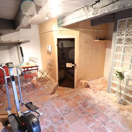 Maison De Charme Avec Piscine Privee Chauffee, Sauna, Et Jardin Clos Dans La Chataigneraie Cantaliens - Fr-1-742-398 Omps