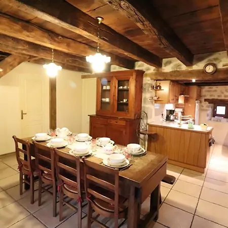 Maison De Charme Avec Piscine Privee Chauffee, Sauna, Et Jardin Clos Dans La Chataigneraie Cantaliens - Fr-1-742-398