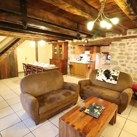 Maison De Charme Avec Piscine Privee Chauffee, Sauna, Et Jardin Clos Dans La Chataigneraie Cantaliens - Fr-1-742-398 Nyaraló Omps