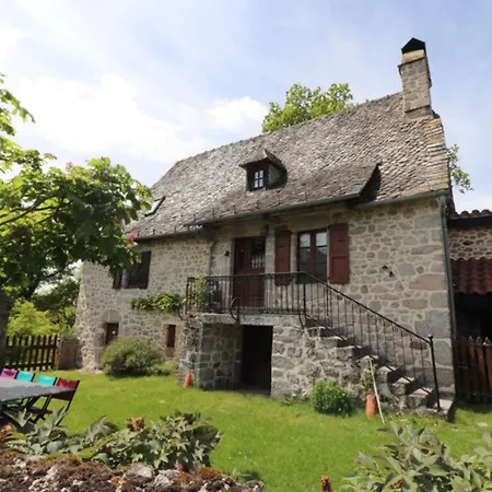 Maison De Charme Avec Piscine Privee Chauffee, Sauna, Et Jardin Clos Dans La Chataigneraie Cantaliens - Fr-1-742-398 Omps