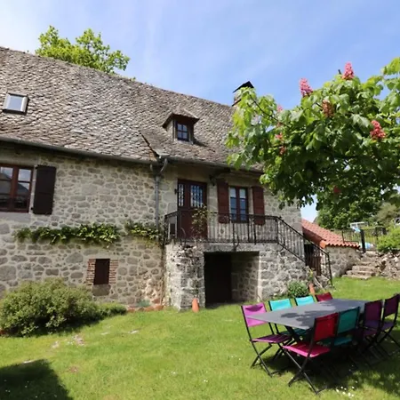 Holiday home Maison De Charme Avec Piscine Privee Chauffee, Sauna, Et Jardin Clos Dans La Chataigneraie Cantaliens - Fr-1-742-398